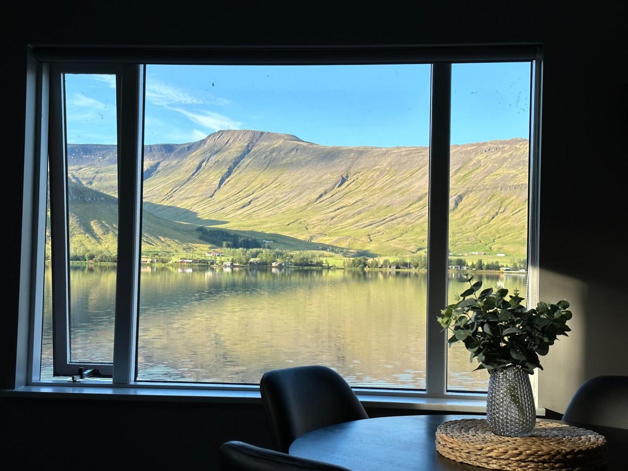 Cosy Lakeview Cabin 45 Minutes From Reykjavik Мосфетльсбаїр Екстер'єр фото